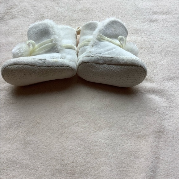 Joe Fresh Baby Winter Booties w/ Pom Poms - Picture 4 of 4